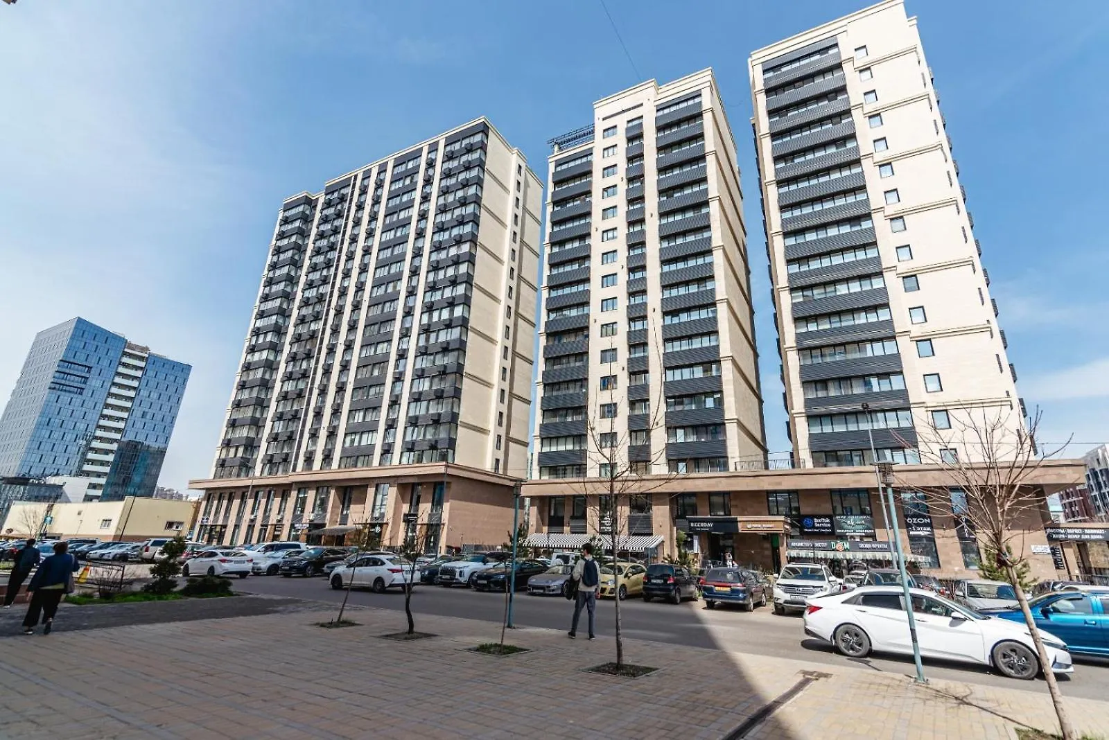 4 Bedroom Lux Qazaq Apartments Alma-Ata 0*,  Kazakstan
