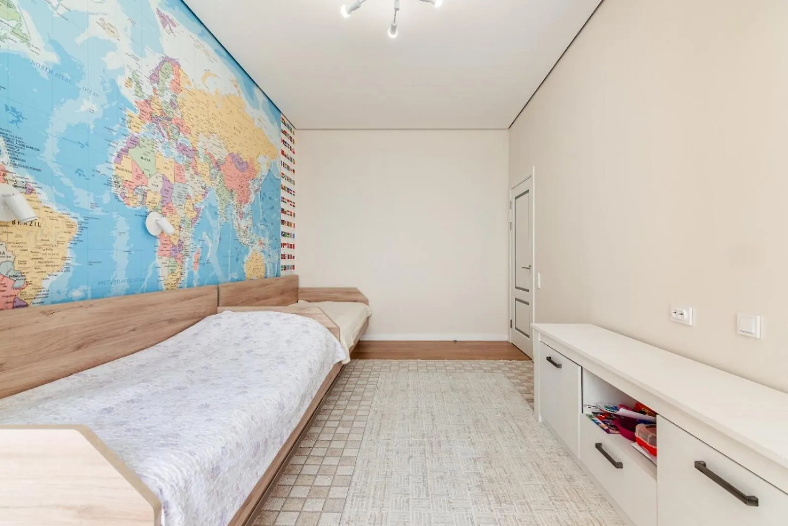 4 Bedroom Lux Qazaq Apartments Alma-Ata