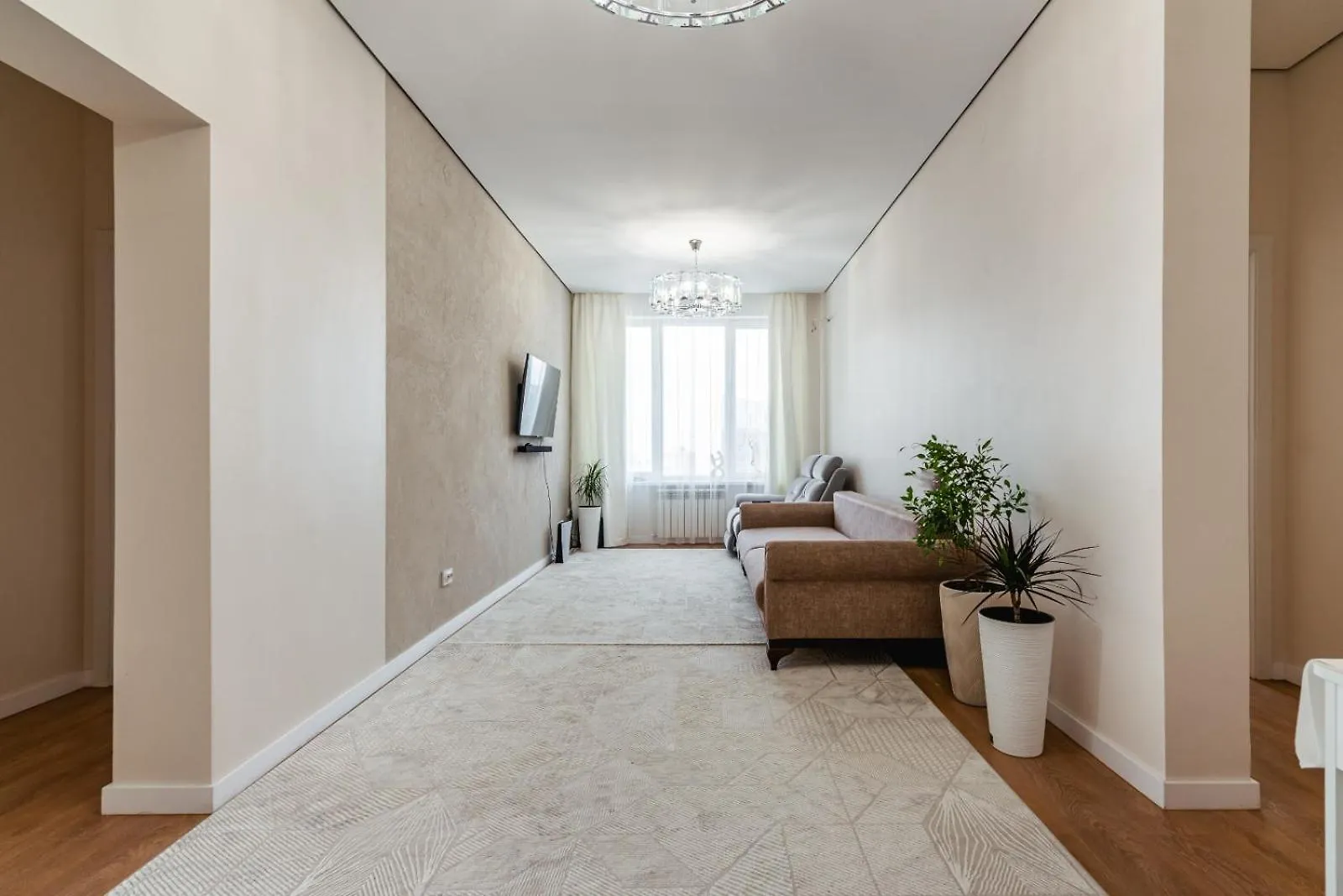 4 Bedroom Lux Qazaq Apartments Alma-Ata 0*,  Kazakstan